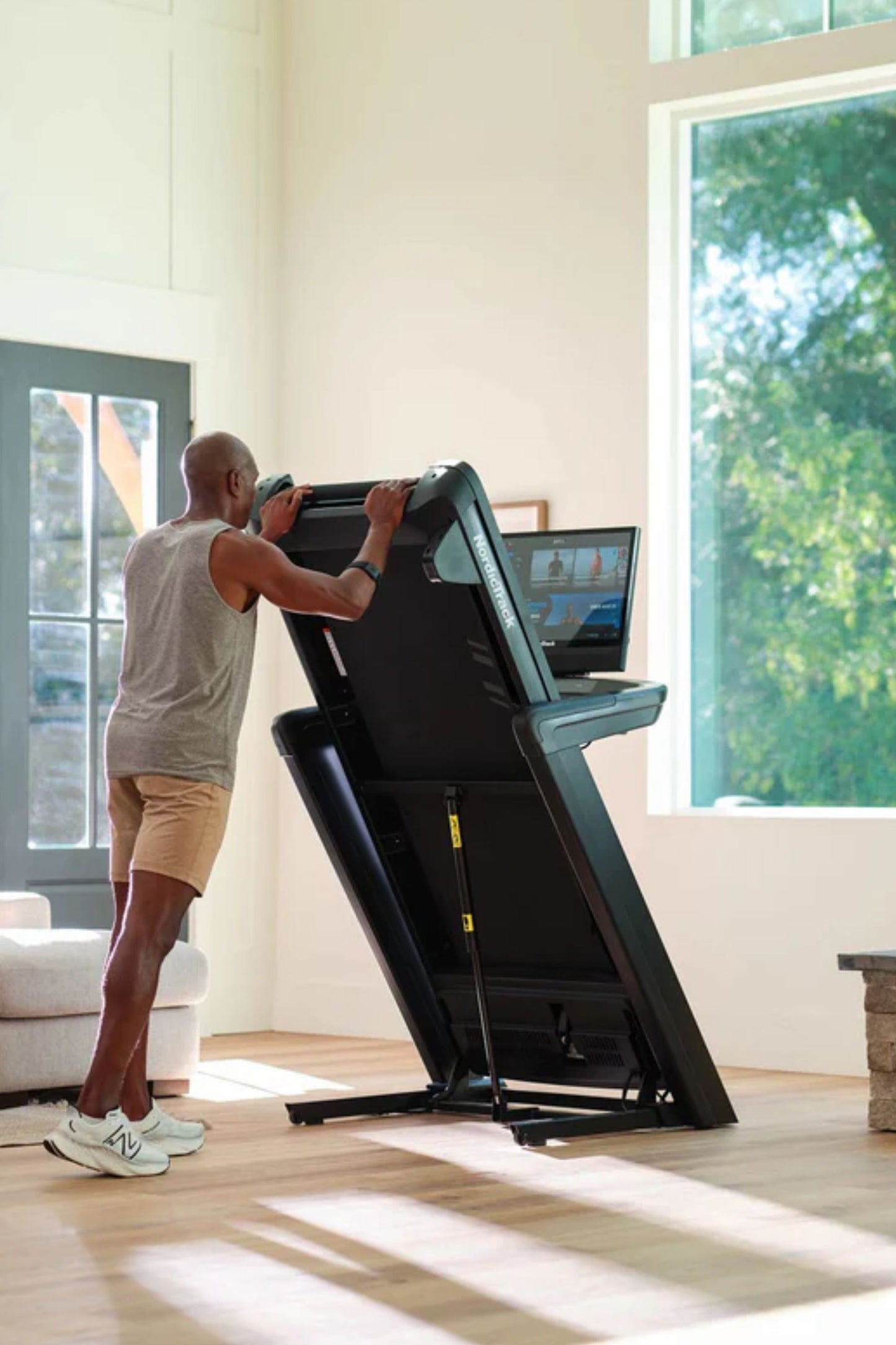 NordicTrack Commercial 2450 – Smart Treadmill for Elite Home Gyms (Free Shipping Canada)
